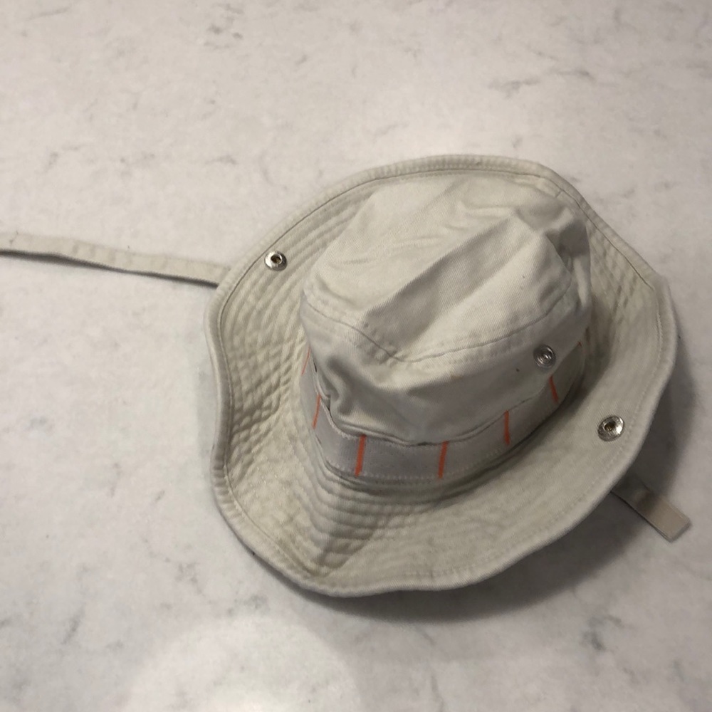 Gap Bucket Hat